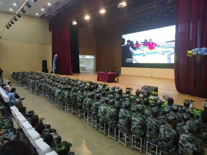 羅校長勵(lì)志講座新聞?dòng)脠D (1)11