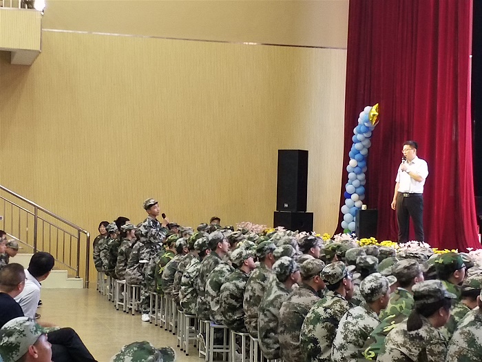 羅校長勵(lì)志講座新聞?dòng)脠D (3)33