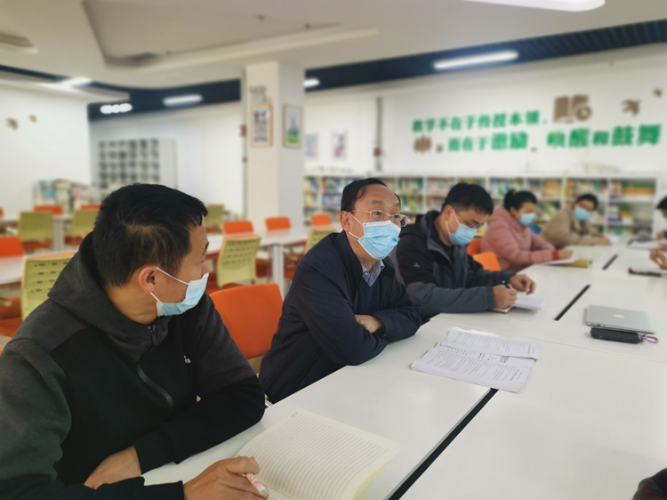 劉新選副書記、執(zhí)行校長(zhǎng)做主旨分享1_副本